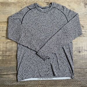 Lululemon long sleeve metal vent